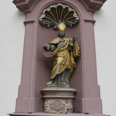 Beeld van Sint-Nikolaas in Trier
