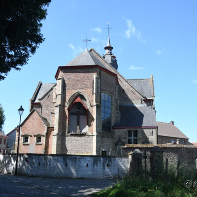 Sloebertocht Zwalm - De vroeggotische Sint-Denijskerk in Roborst (Zwalm) dateert oorspronkelijk uit de 13de eeuw. In 1767 werd de kerk verbouwd. De achthoekige toren met barokke spits dateert uit de 17de eeuw. De kerk is sinds 1945 beschermd als monument. In 1996 werd ook de kerkhofmuur met de inkompijlers beschermd.