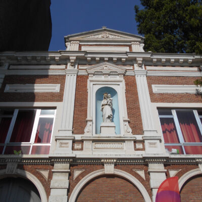 Mariabeeld boven de ingang aan de Hofstraat
Open monumentendag O.L.Vrouw Presentatie