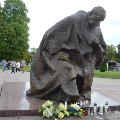 Stefan Wyszyński (Zuzela, 3 augustus 1901 – Warschau, 28 mei 1981) was een Pools geestelijke en kardinaal van de Katholieke Kerk.
Polen Czestochowa